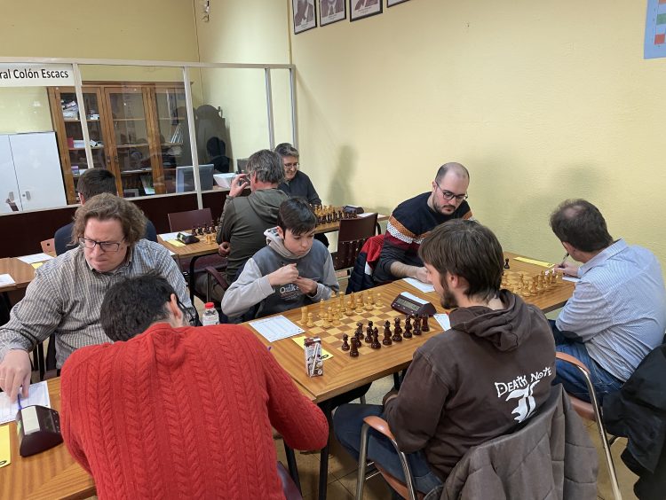Bon començament de la Societat Coral Colon a la Lliga catalana d’escacs.